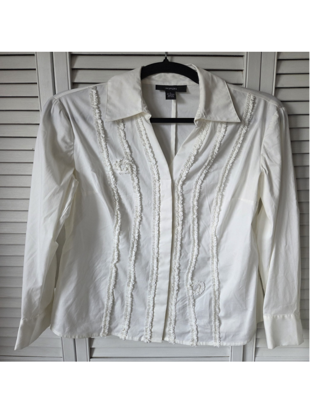 Women's Alfani White Button Down Shirt, Size 6